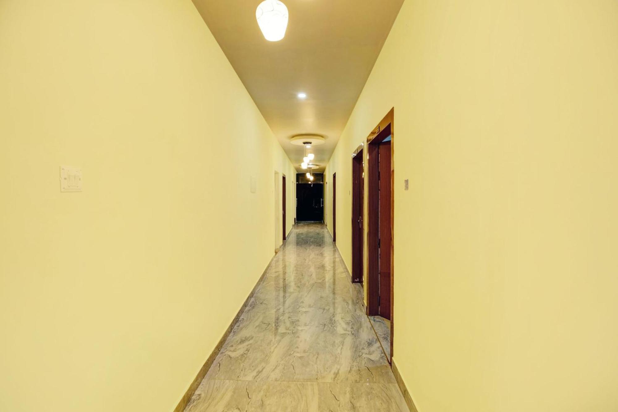 Super Hotel O Sai D-Lux Гувахати Экстерьер фото